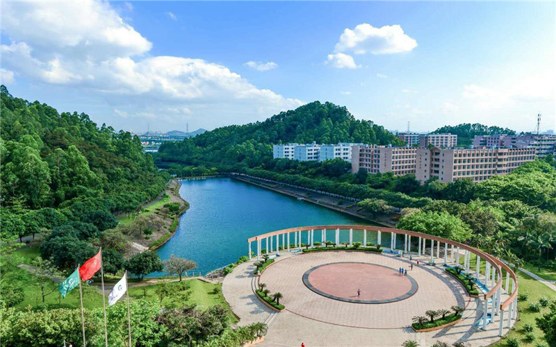 广州职业技术大学校企合作太给力了，与多家世界五百强企业合作，毕业即就业！